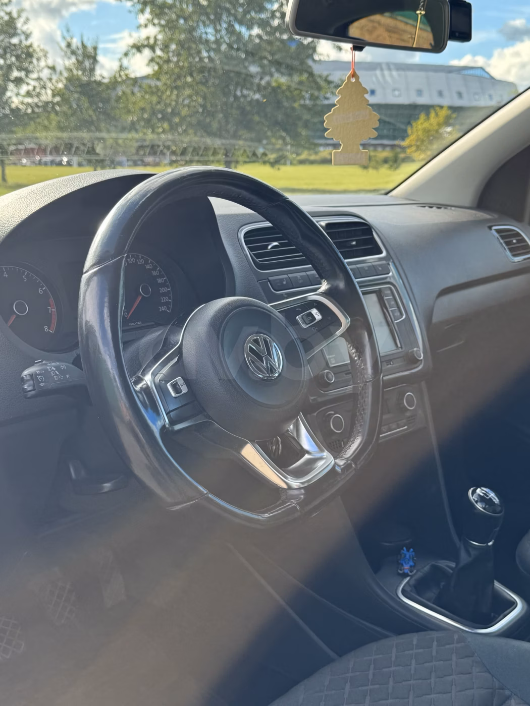 Volkswagen Polo Sedan фото 13