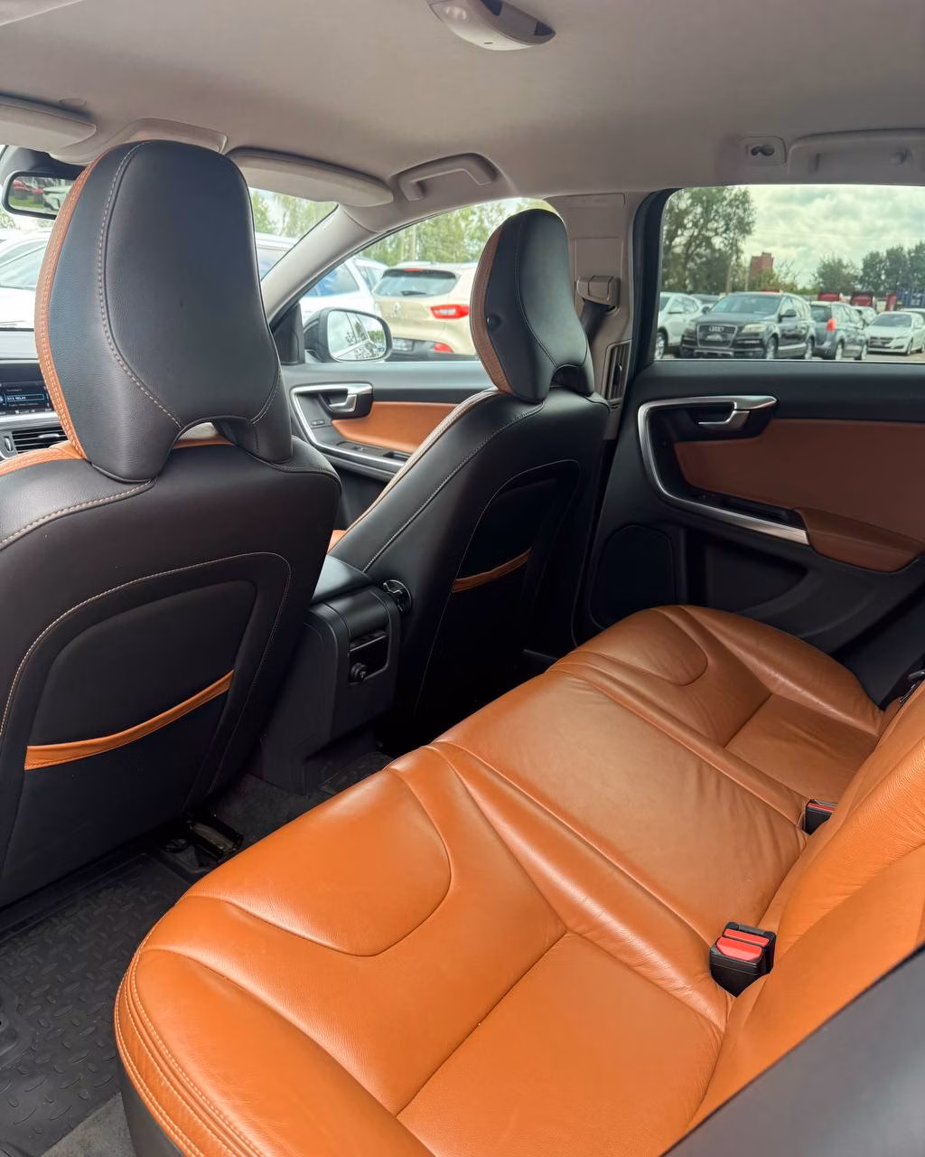 Volvo V60 фото 11
