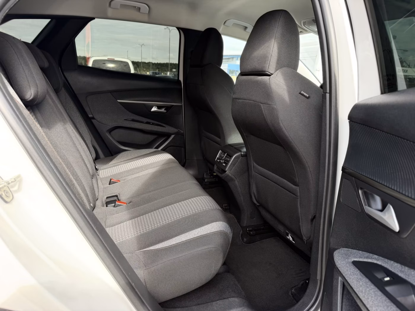 Peugeot 3008 фото 7