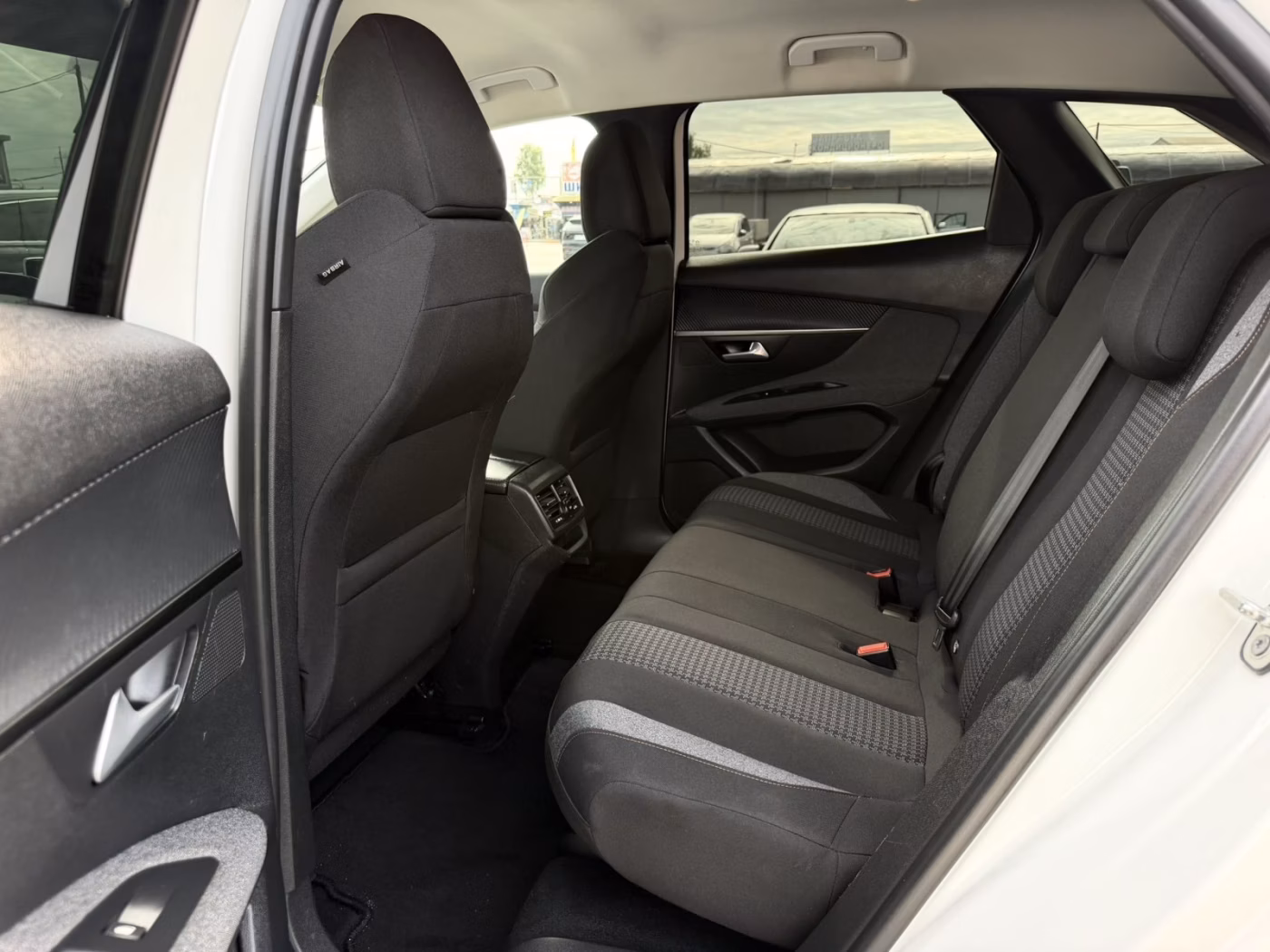 Peugeot 3008 фото 6