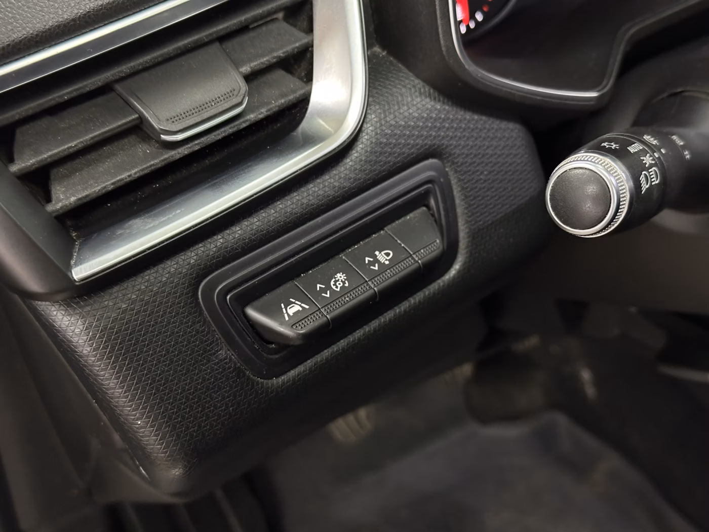 Renault Clio фото 17
