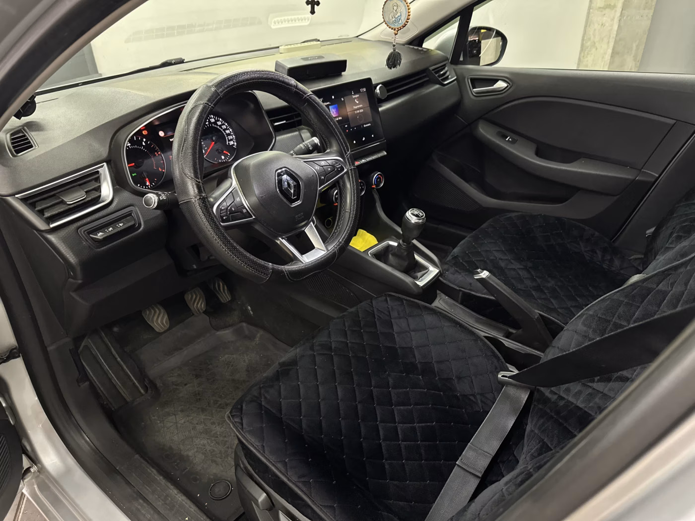 Renault Clio фото 13