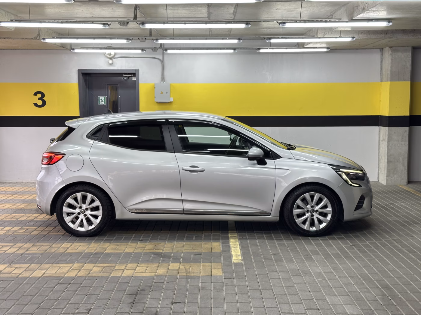 Renault Clio фото 8