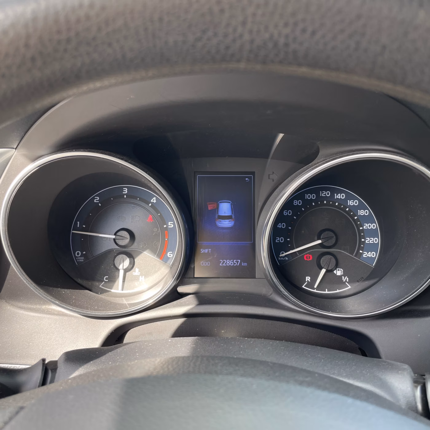 Toyota Auris фото 17