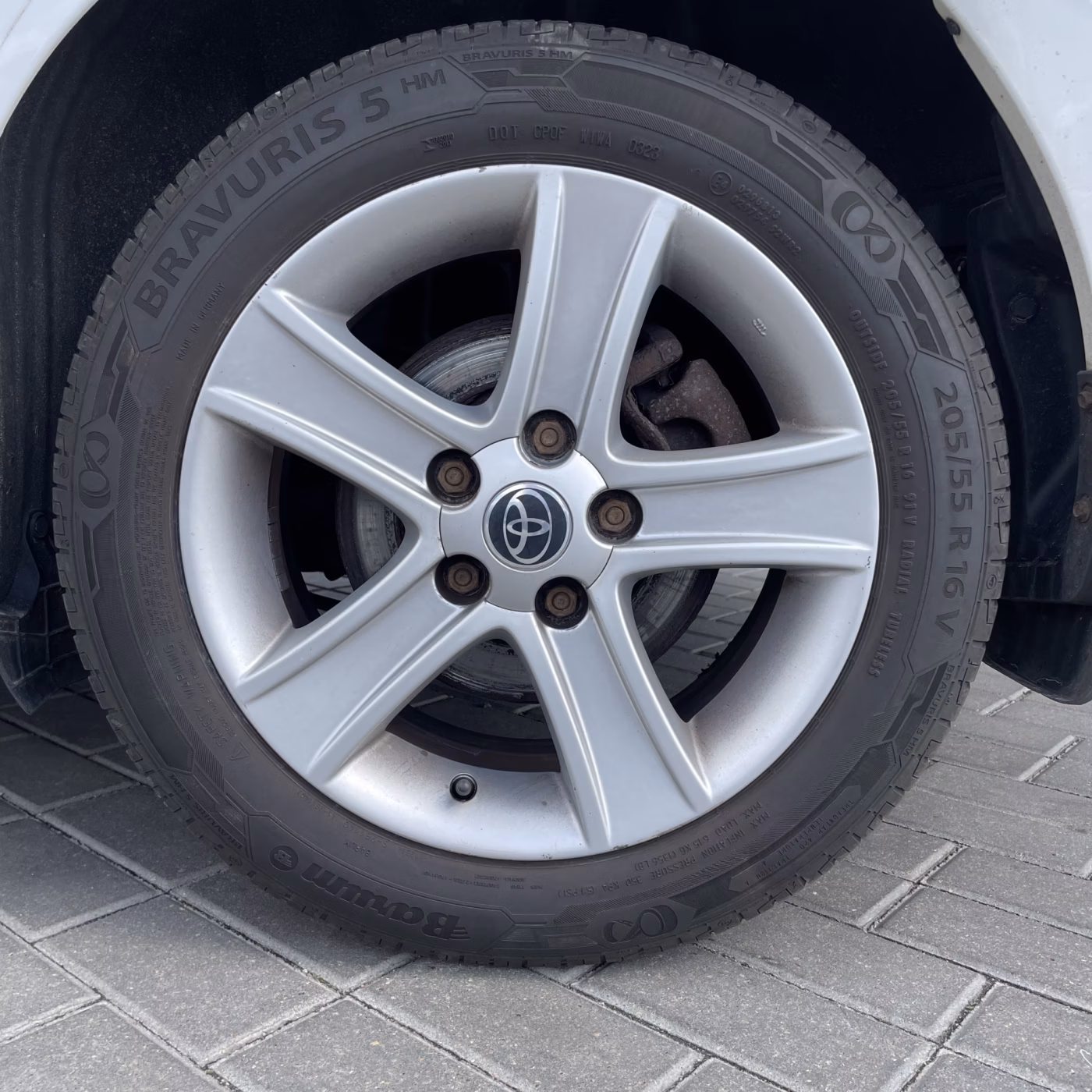 Toyota Auris фото 7