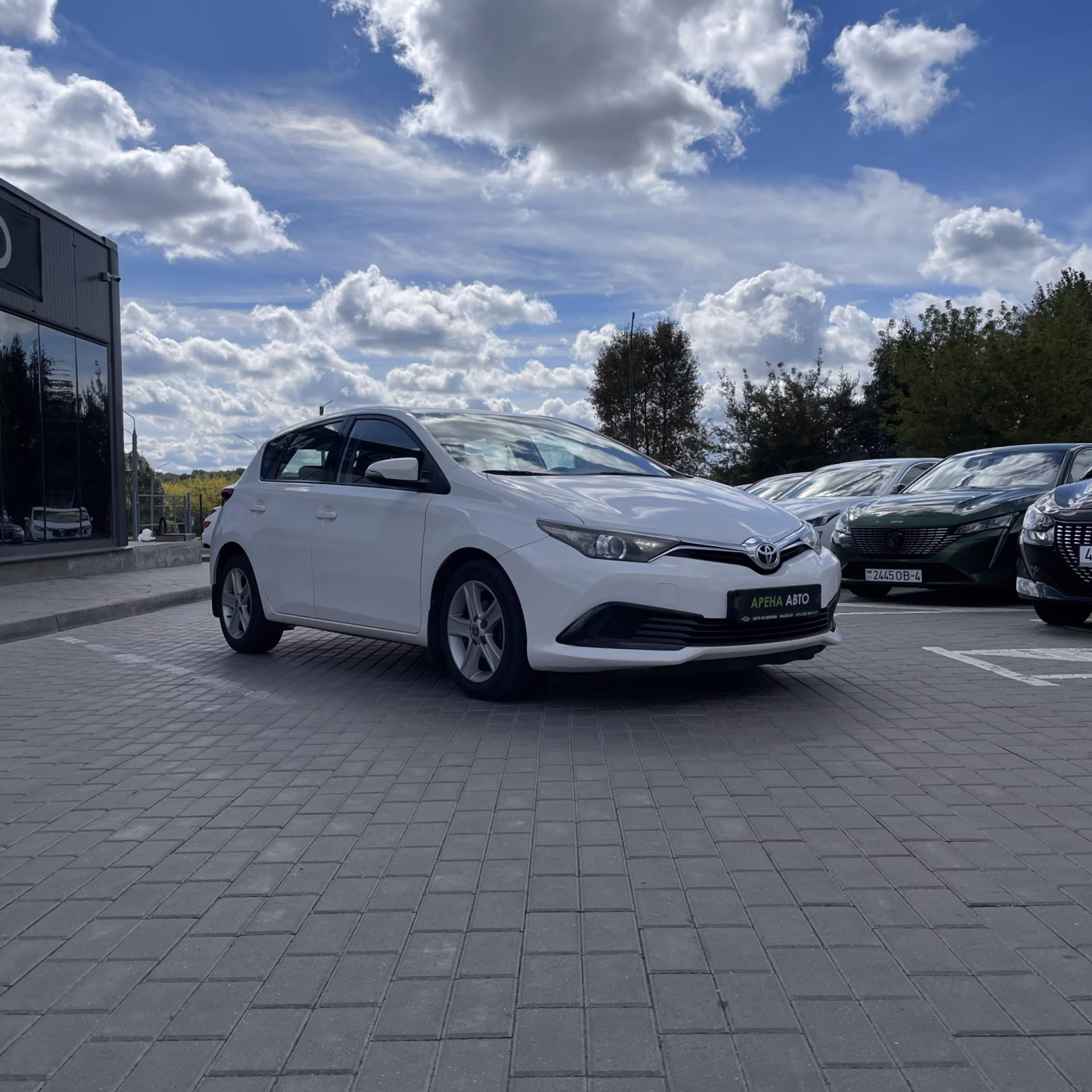 Toyota Auris фото 3