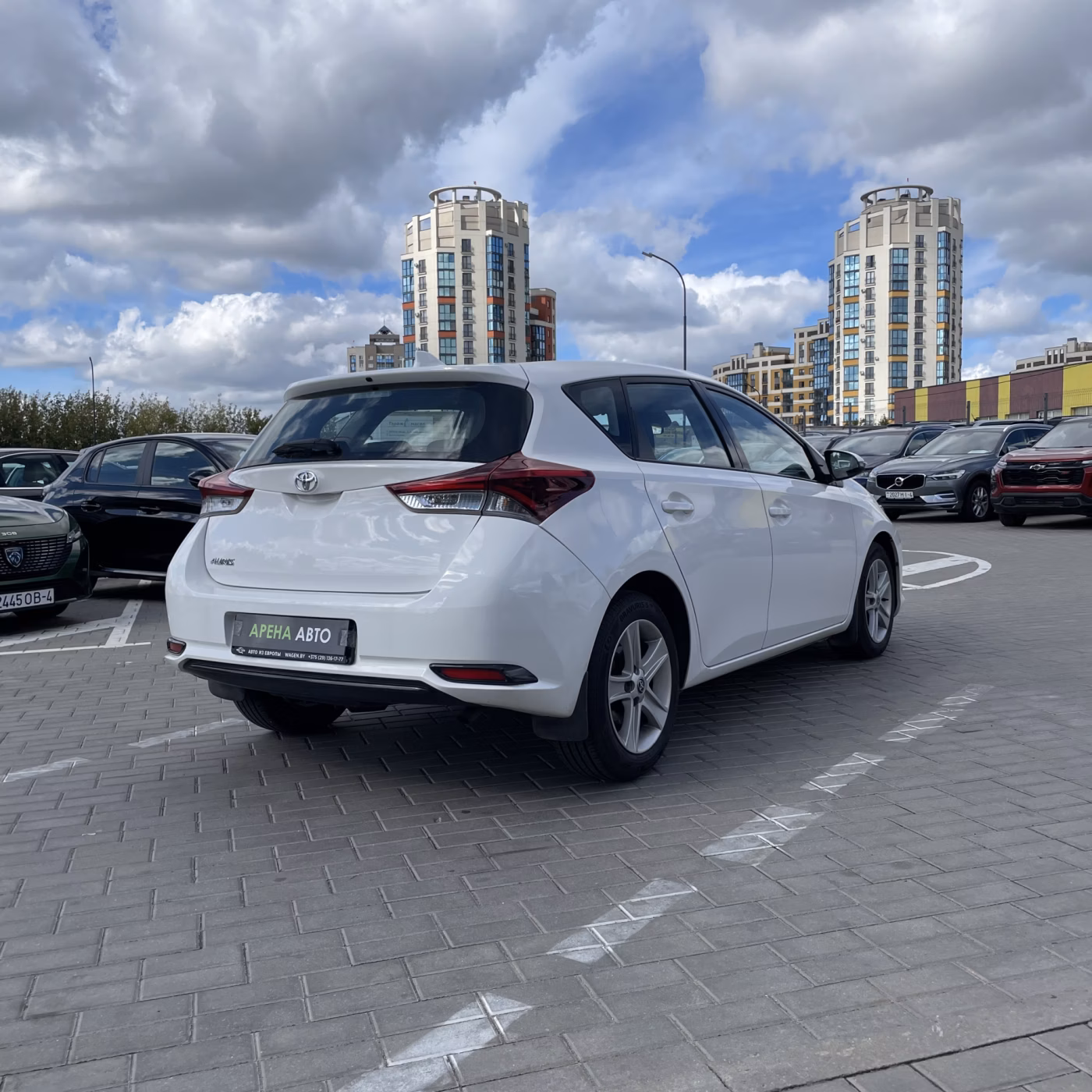 Toyota Auris фото 4