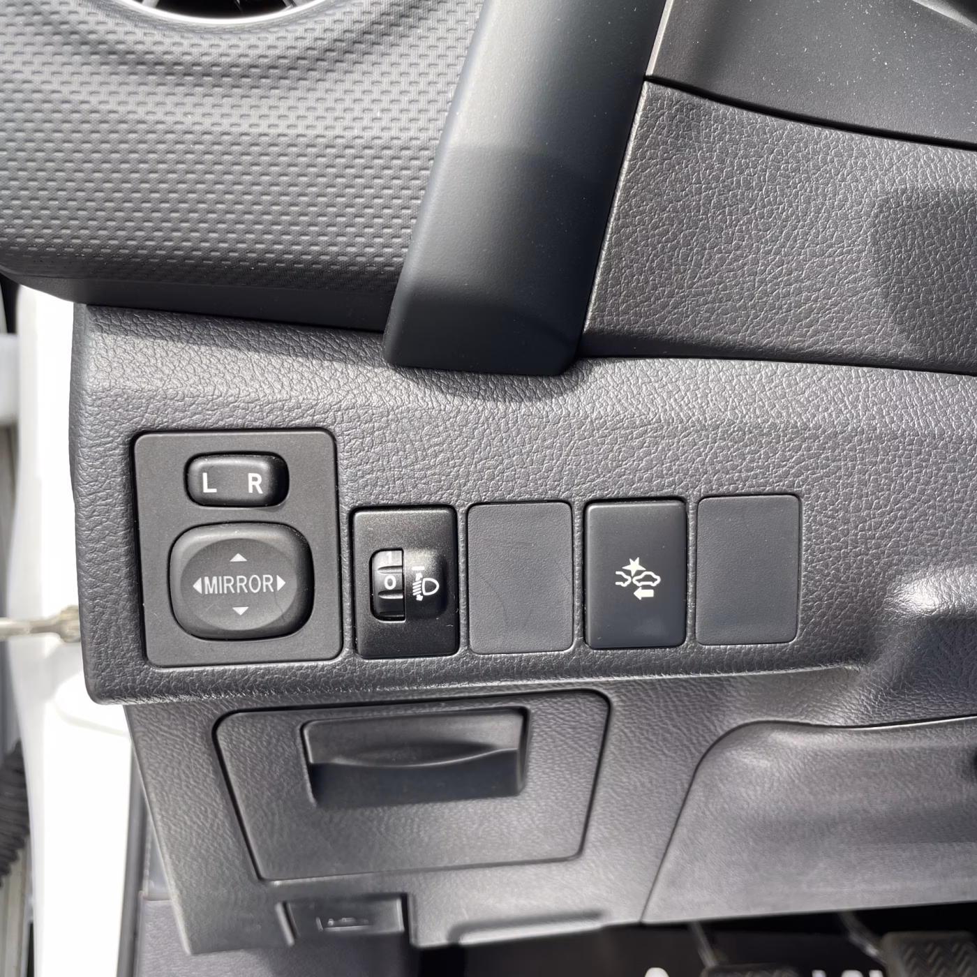 Toyota Auris фото 13