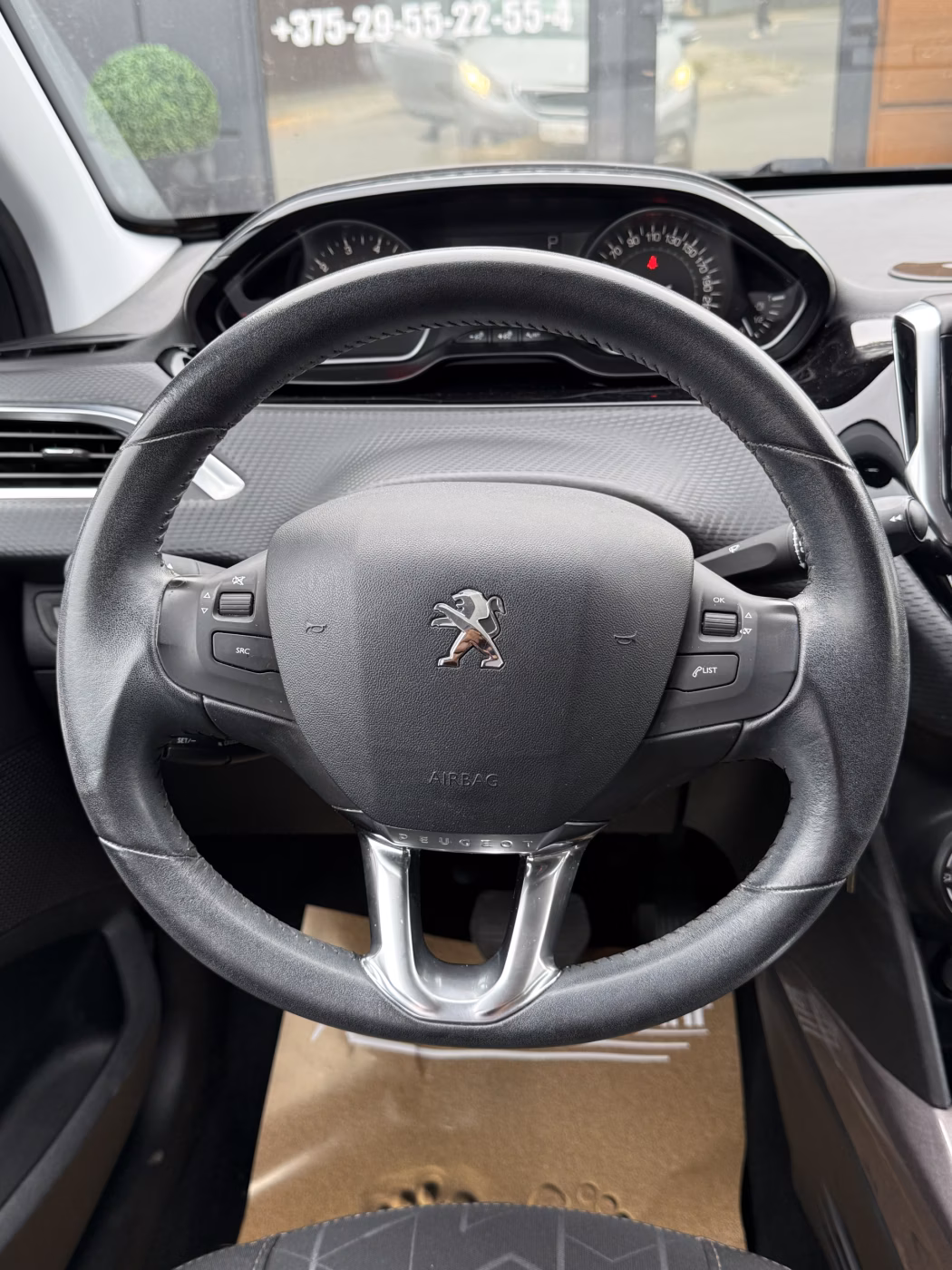 Peugeot 2008 фото 16