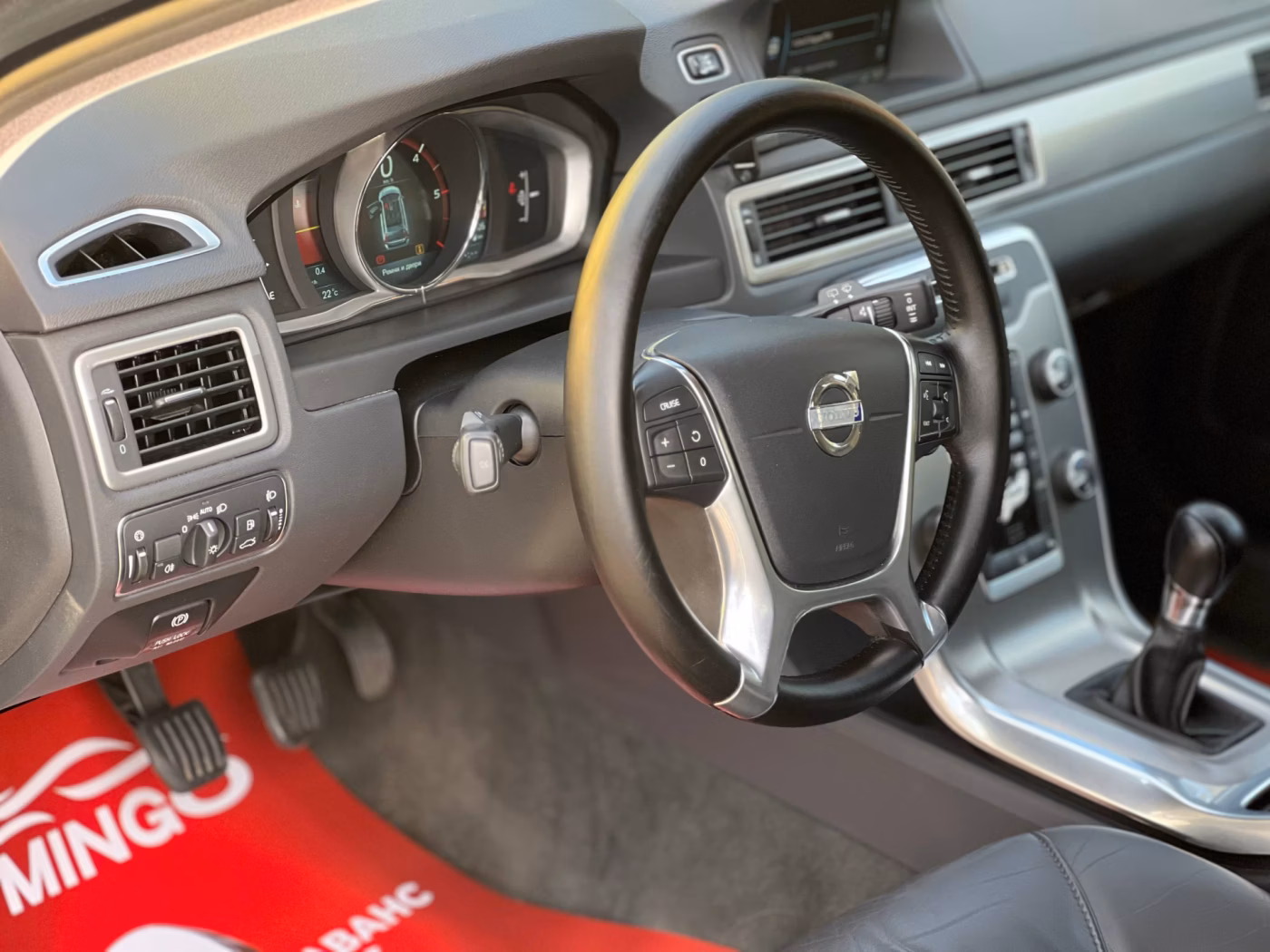 Volvo V70 фото 13