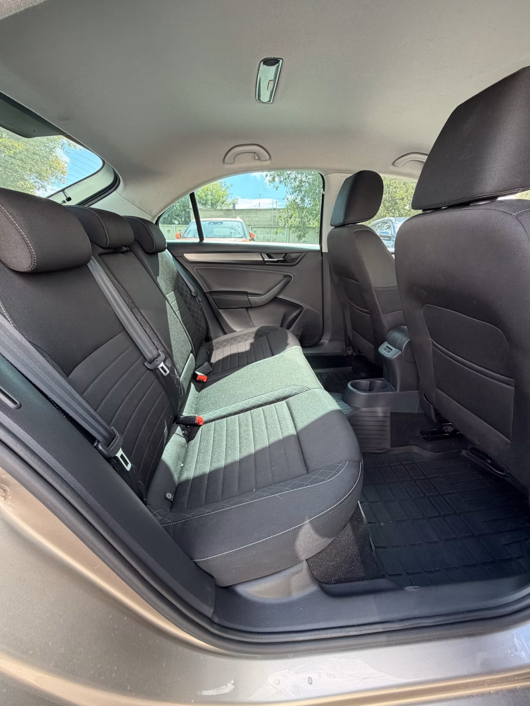 Skoda Rapid фото 10
