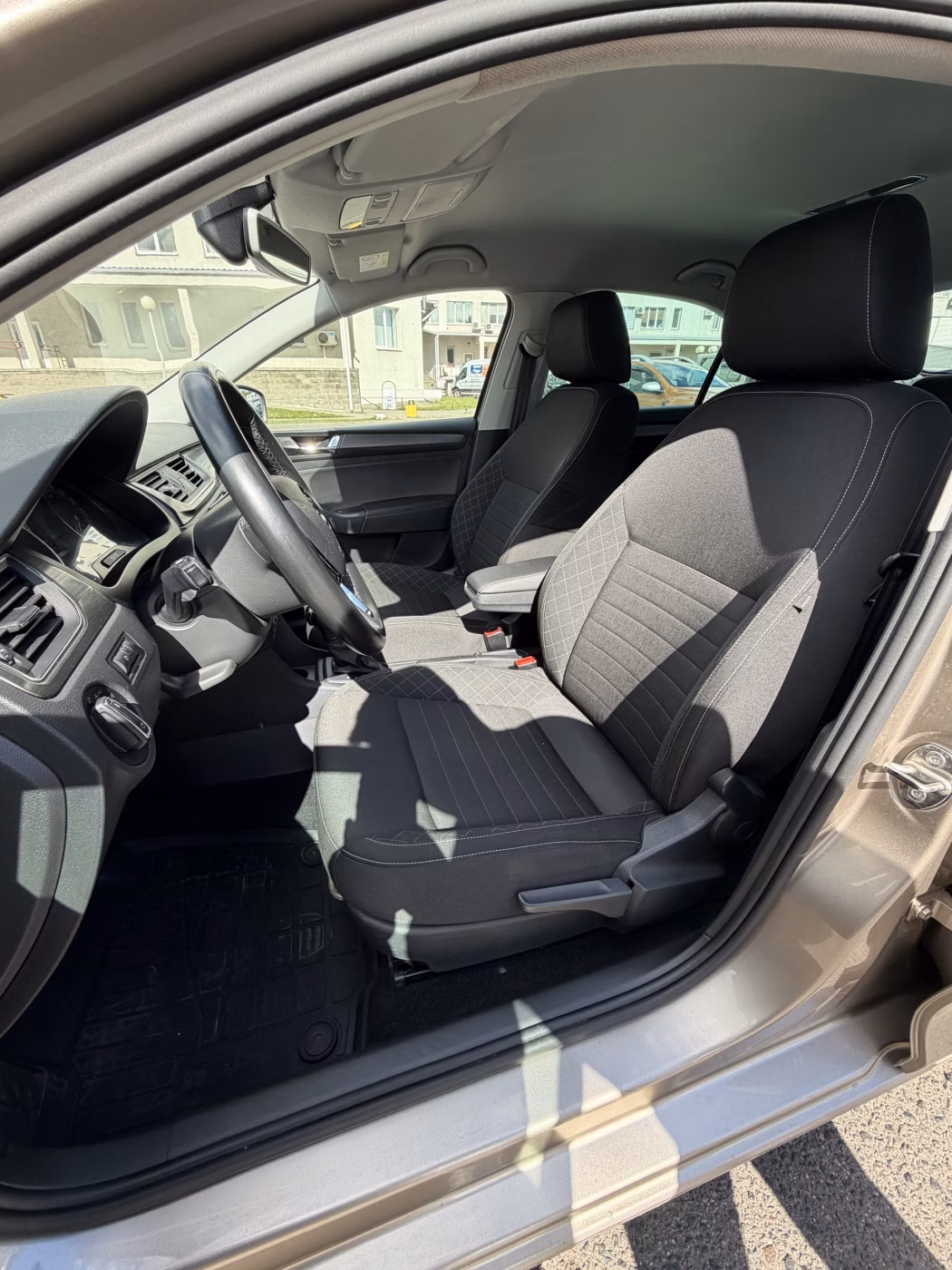 Skoda Rapid фото 11