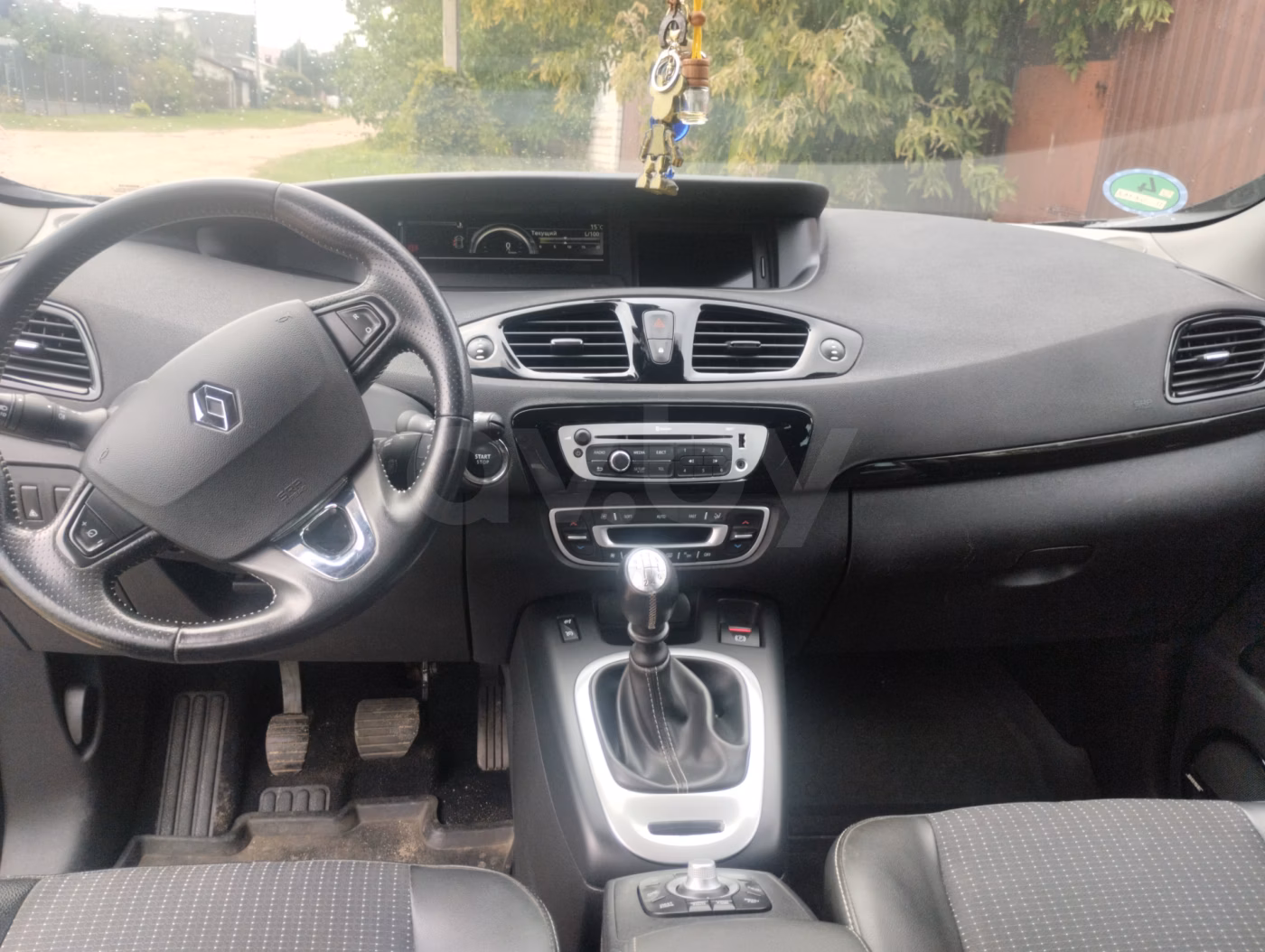 Renault Scenic фото 11