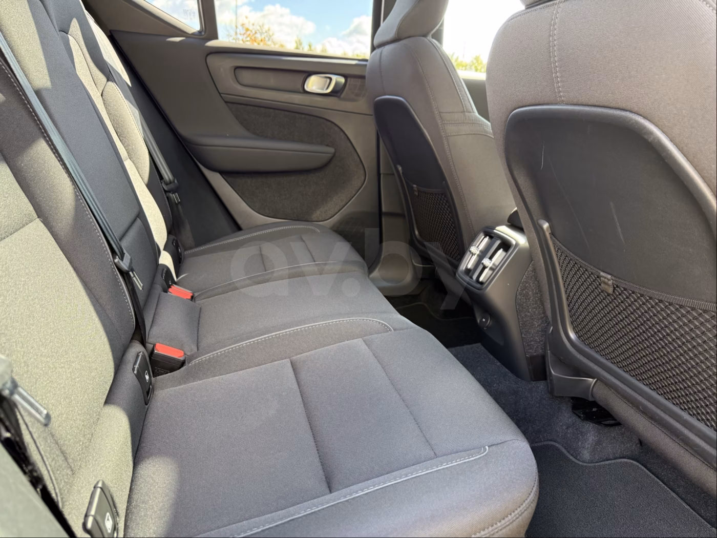 Volvo XC40 фото 16