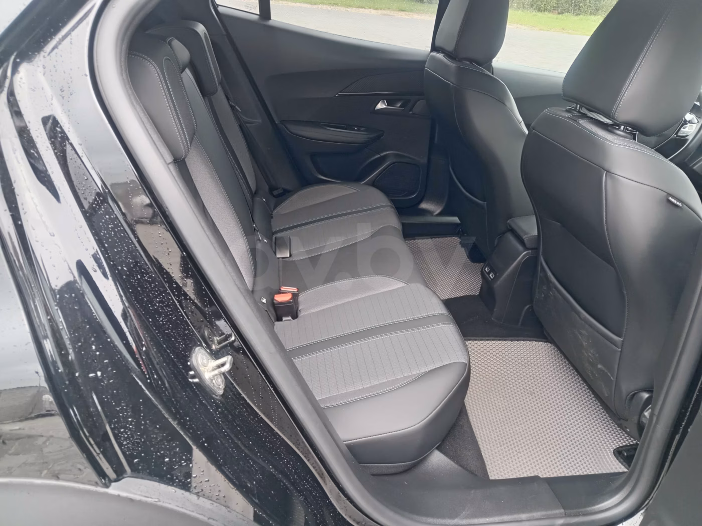 Peugeot 2008 фото 10