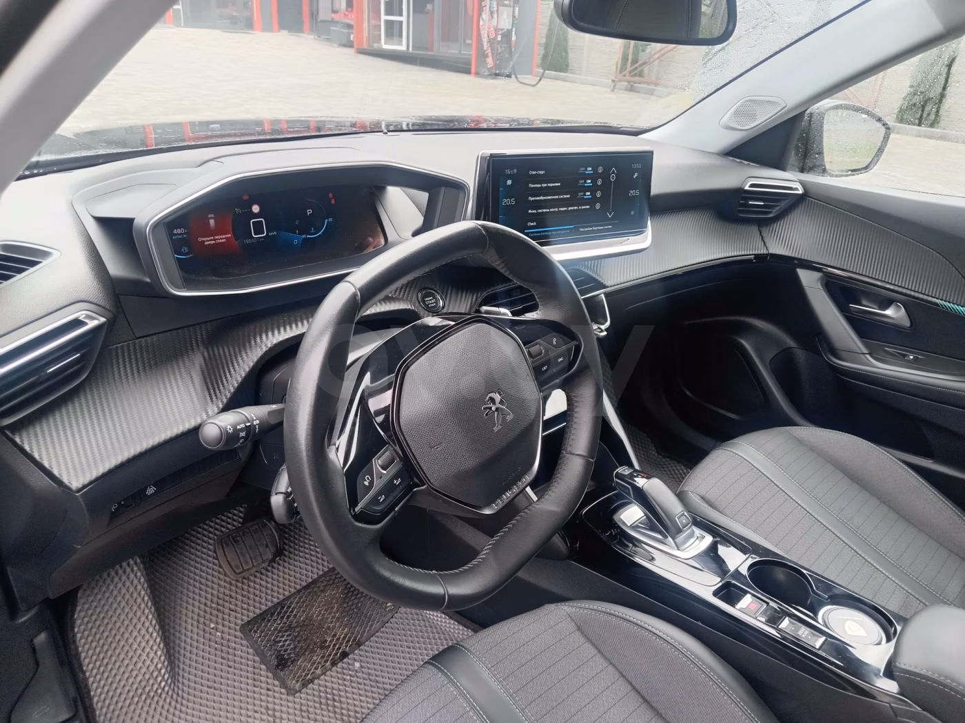 Peugeot 2008 фото 8