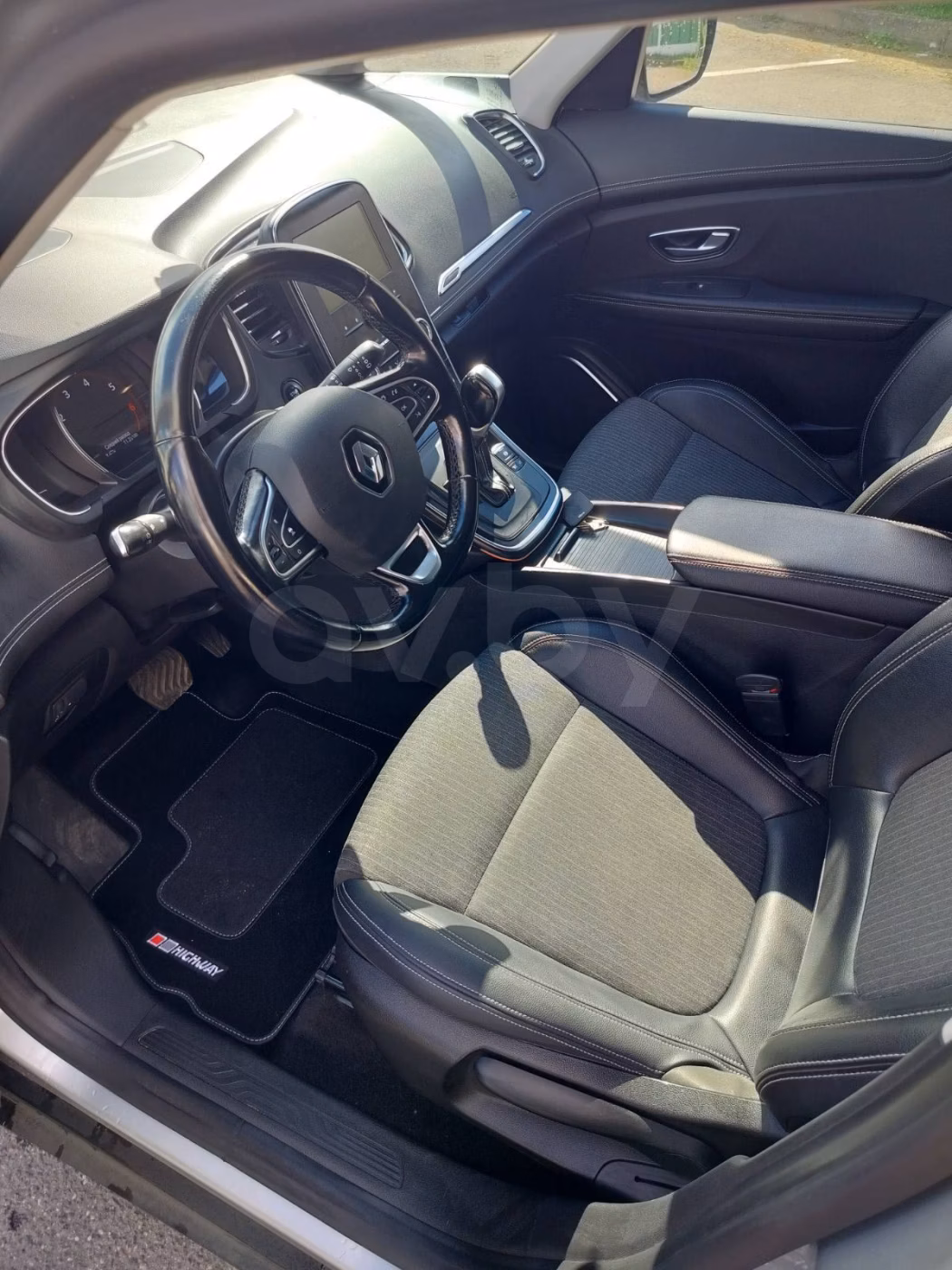 Renault Grand Scenic фото 8