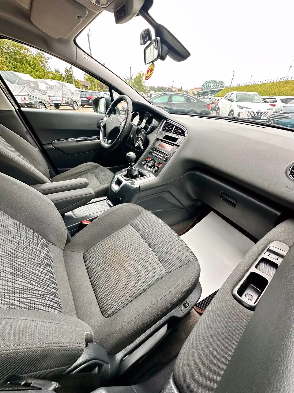 Peugeot 5008 фото 11