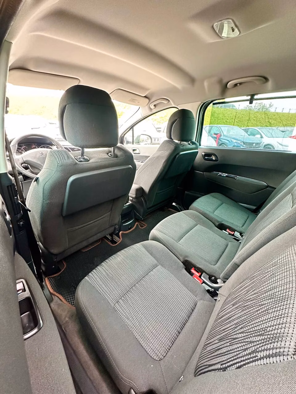 Peugeot 5008 фото 17