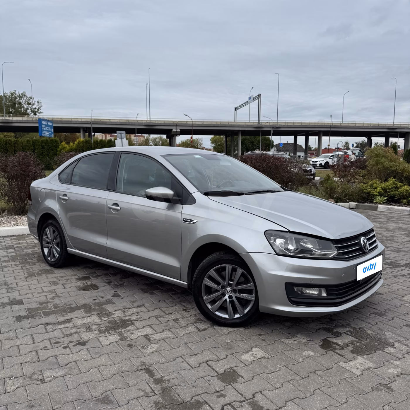 Volkswagen Polo Sedan фото 2