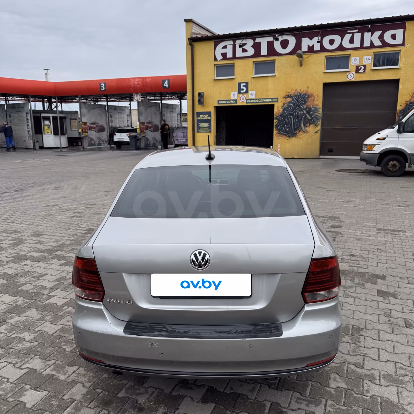 Volkswagen Polo Sedan фото 4