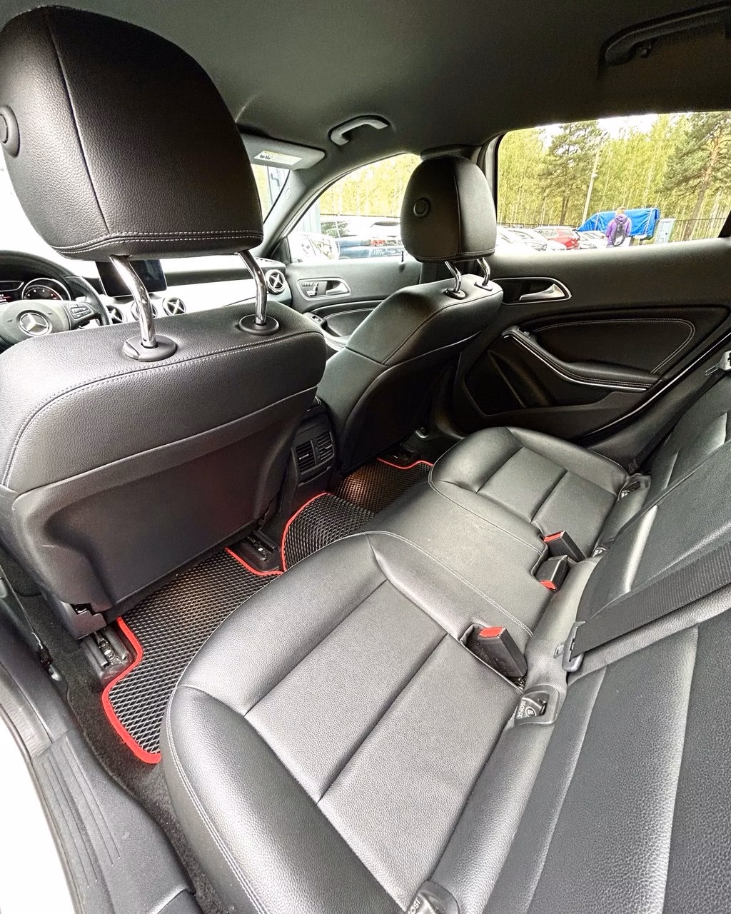Mercedes-Benz GLA фото 11