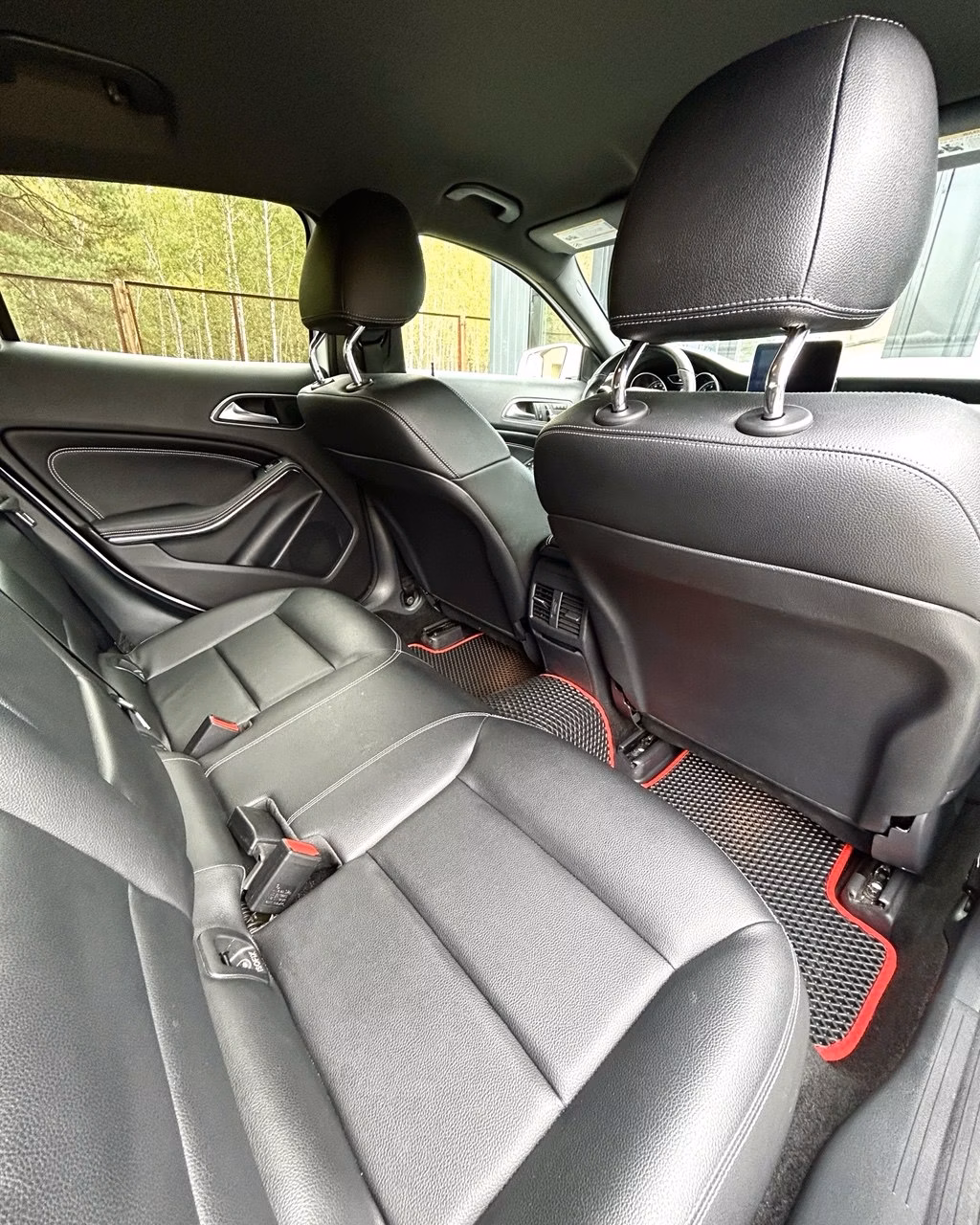 Mercedes-Benz GLA фото 12