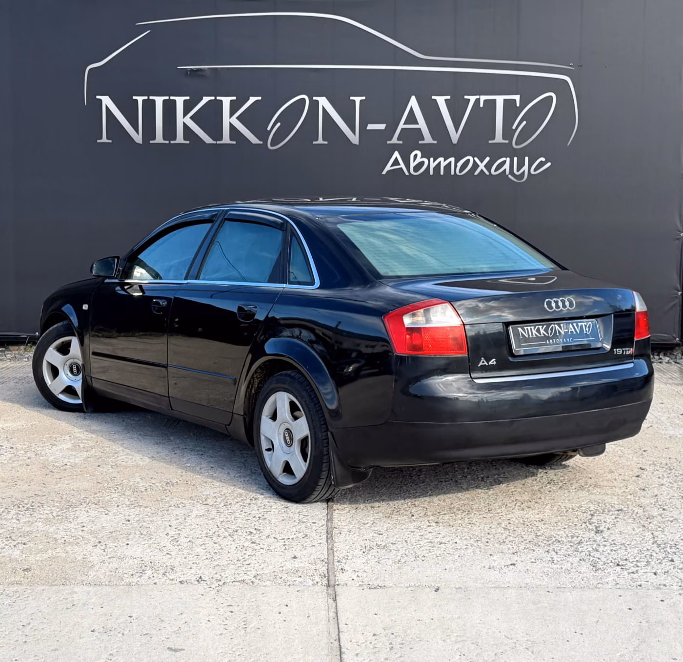 Audi A4 фото 4