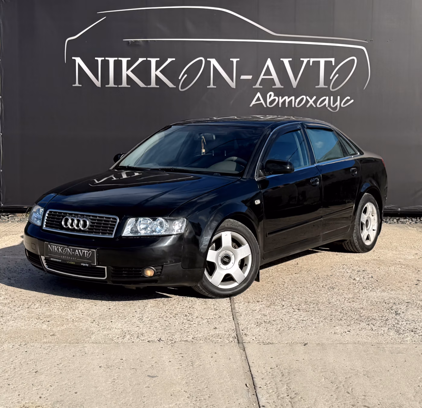 Audi A4 фото 2