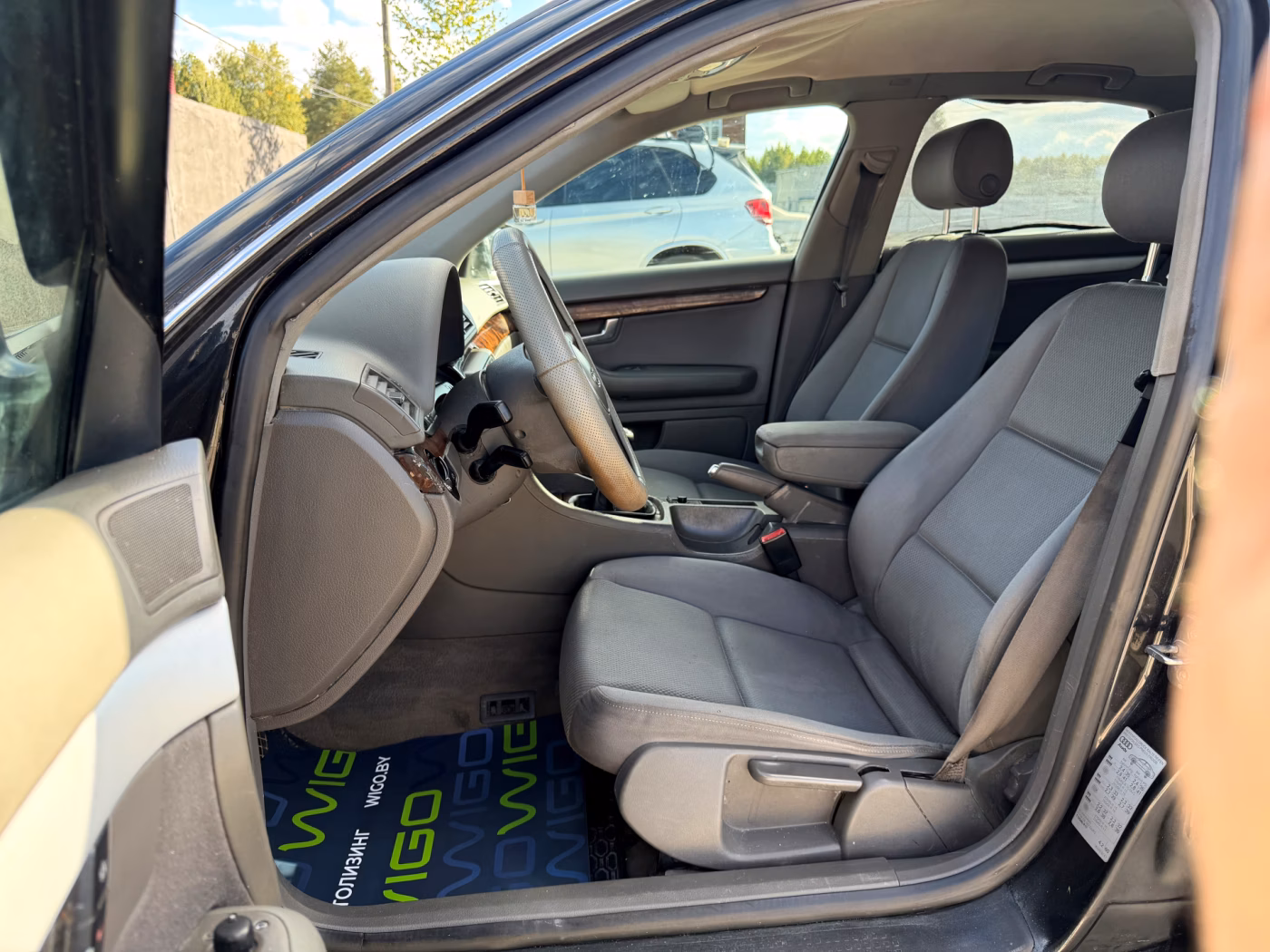 Audi A4 фото 8