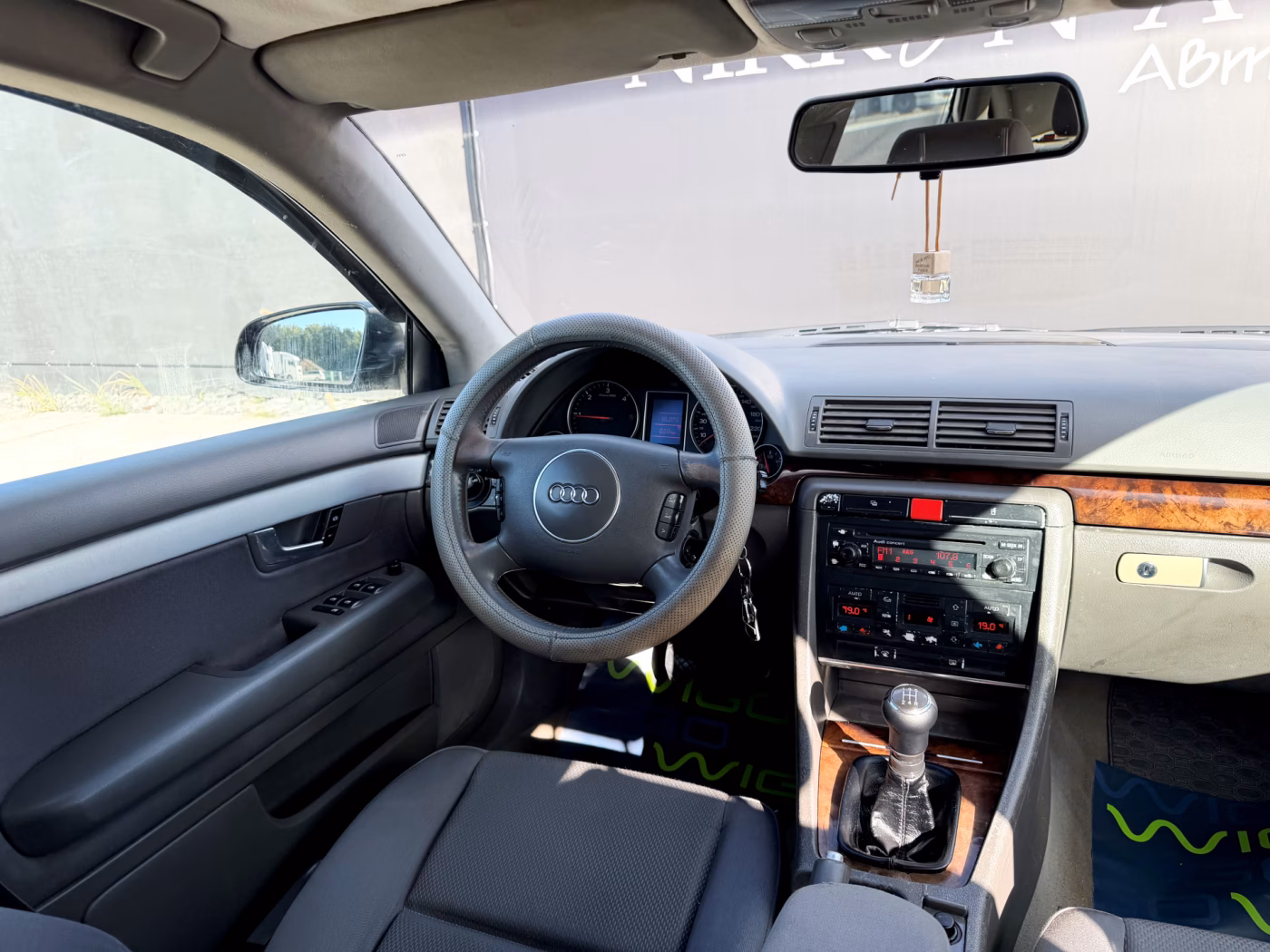 Audi A4 фото 12