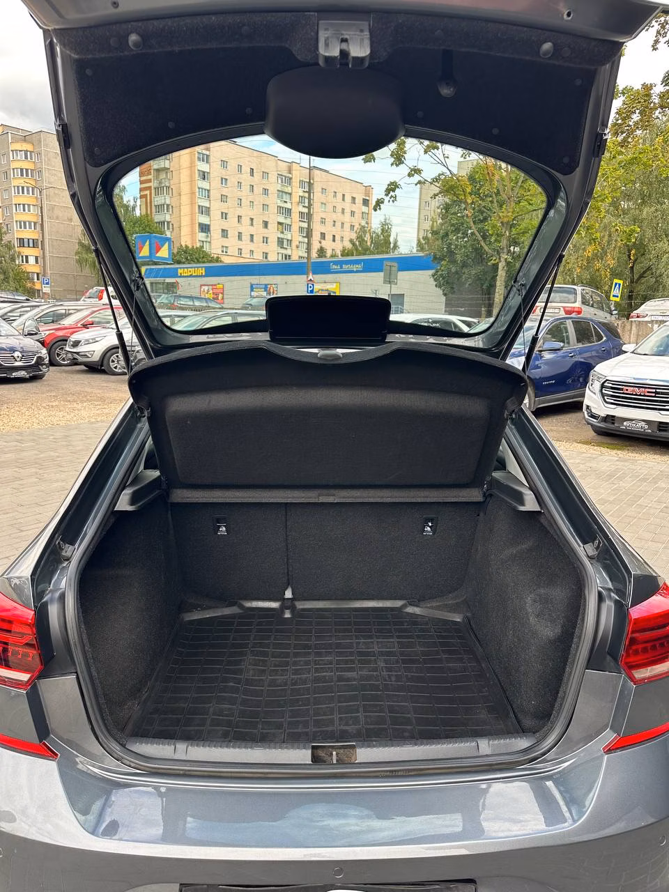 Volkswagen Polo Sedan фото 16