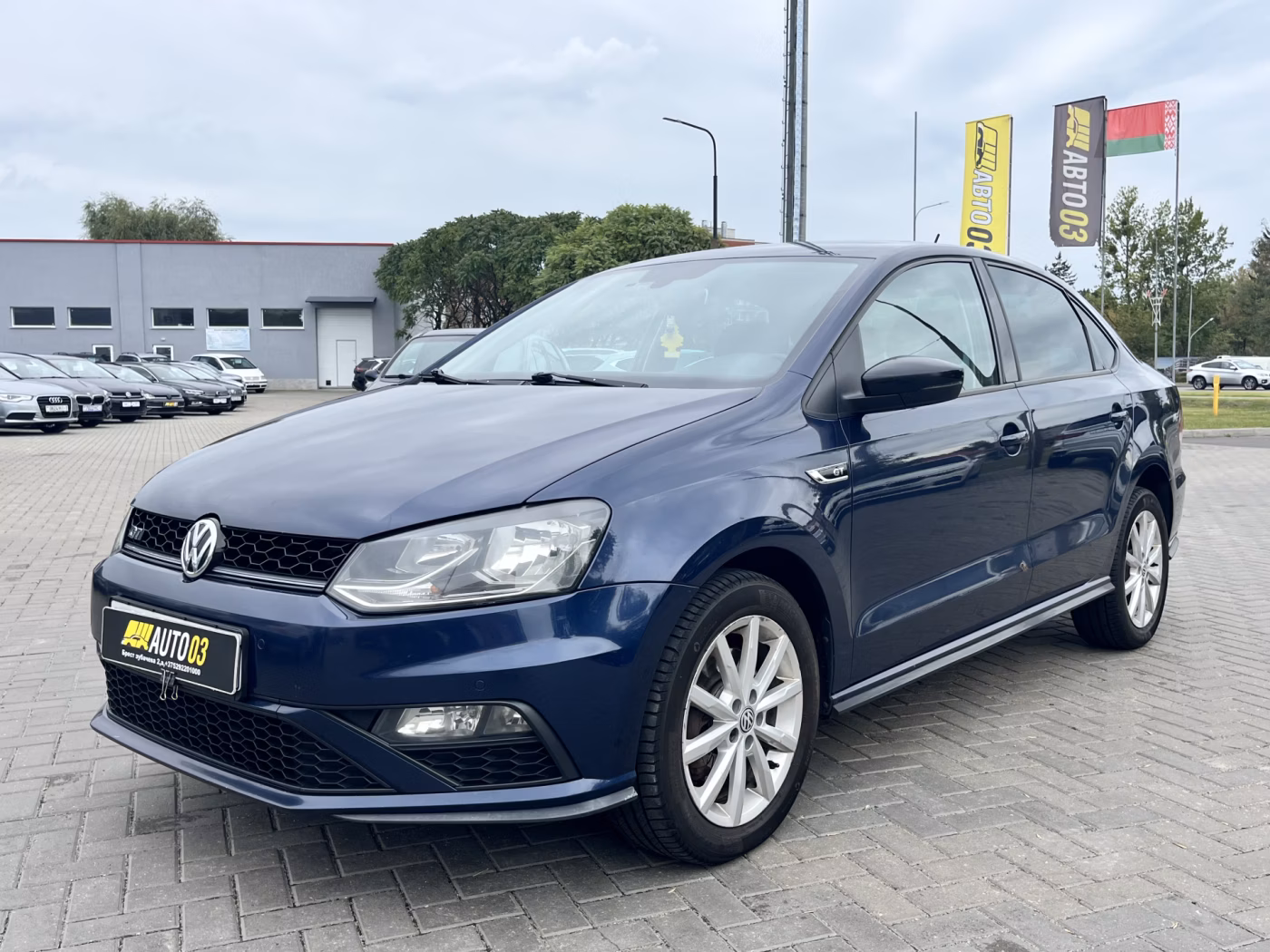 Volkswagen Polo Sedan фото 3