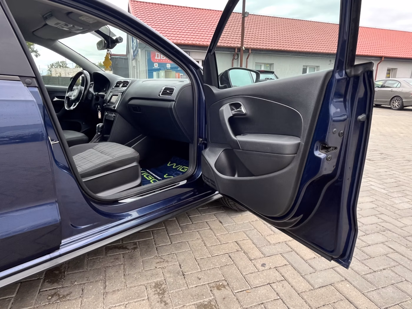 Volkswagen Polo Sedan фото 10