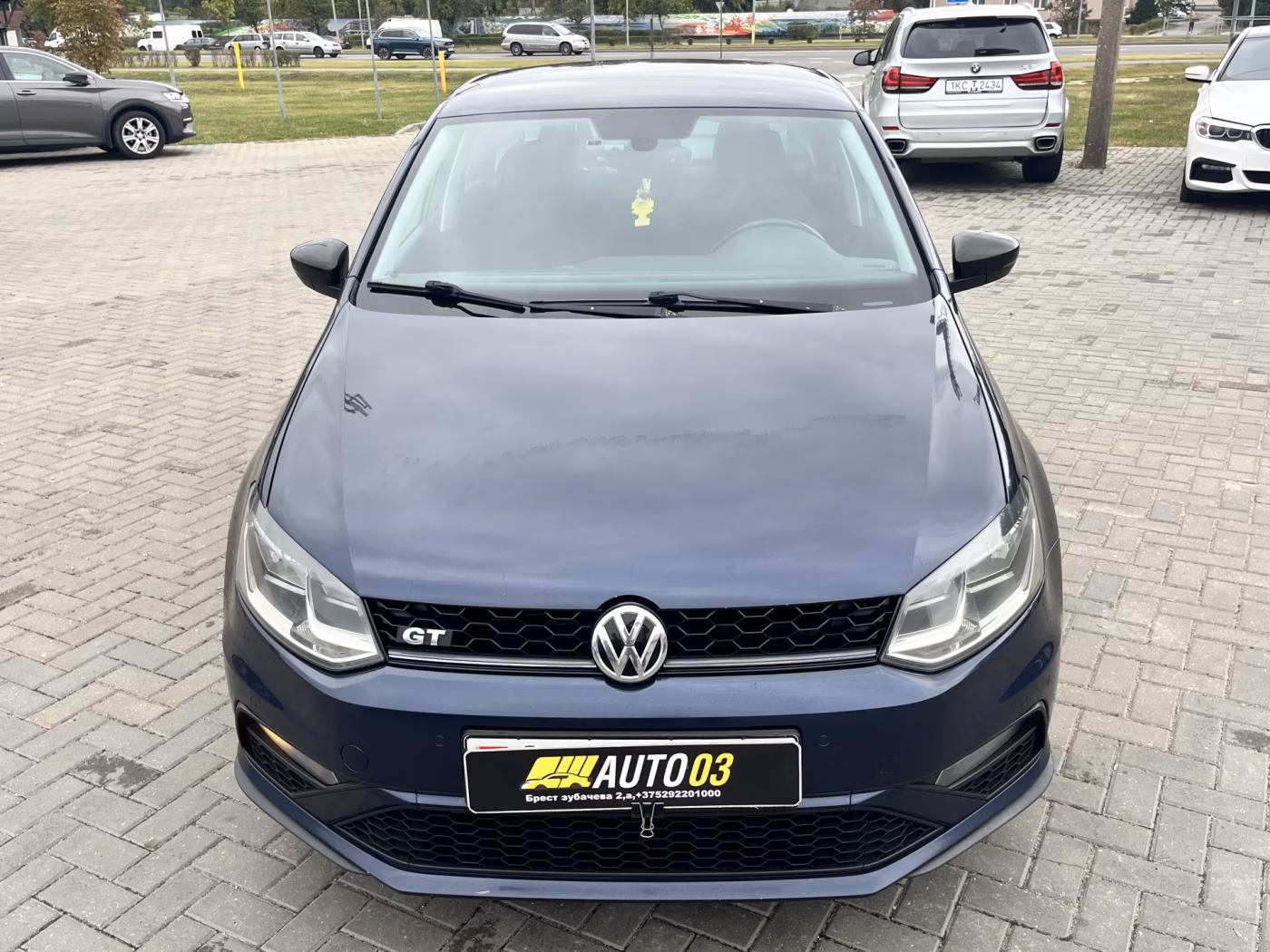 Volkswagen Polo Sedan фото 2