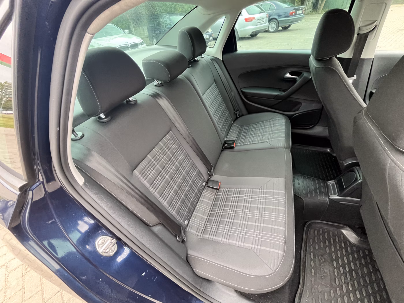 Volkswagen Polo Sedan фото 12