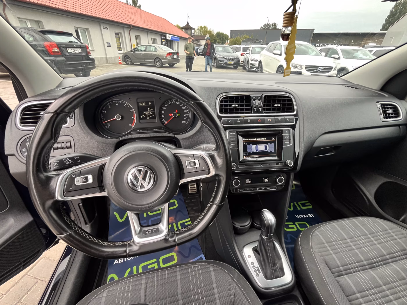 Volkswagen Polo Sedan фото 24