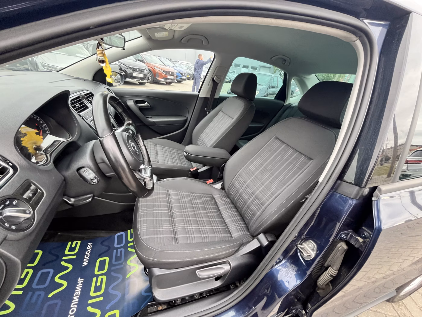 Volkswagen Polo Sedan фото 22