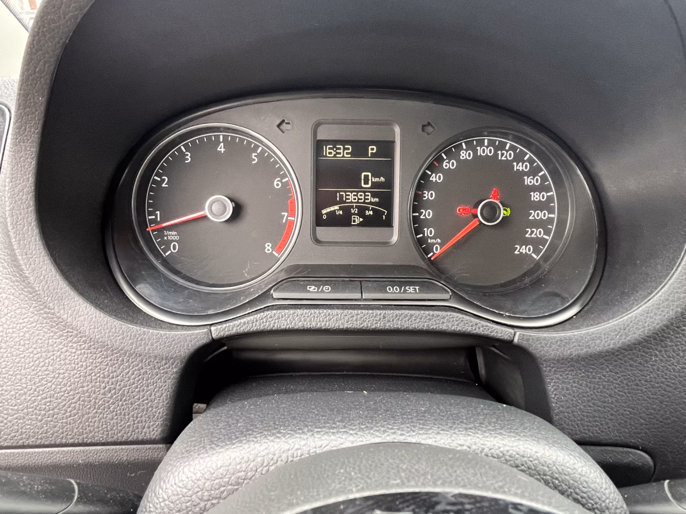 Volkswagen Polo Sedan фото 23