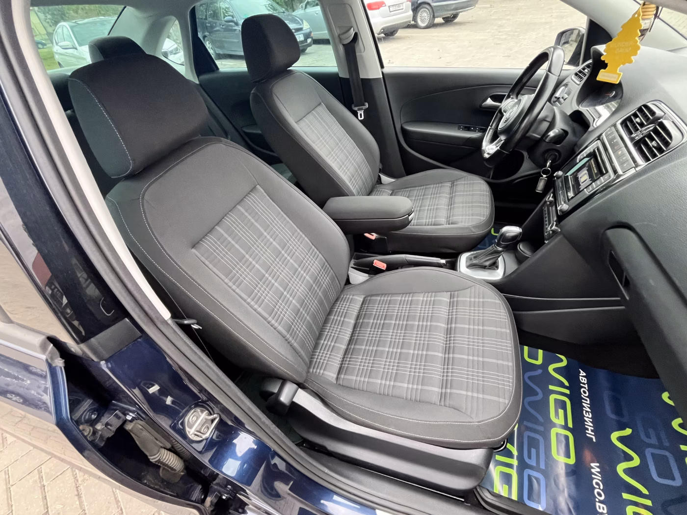 Volkswagen Polo Sedan фото 9