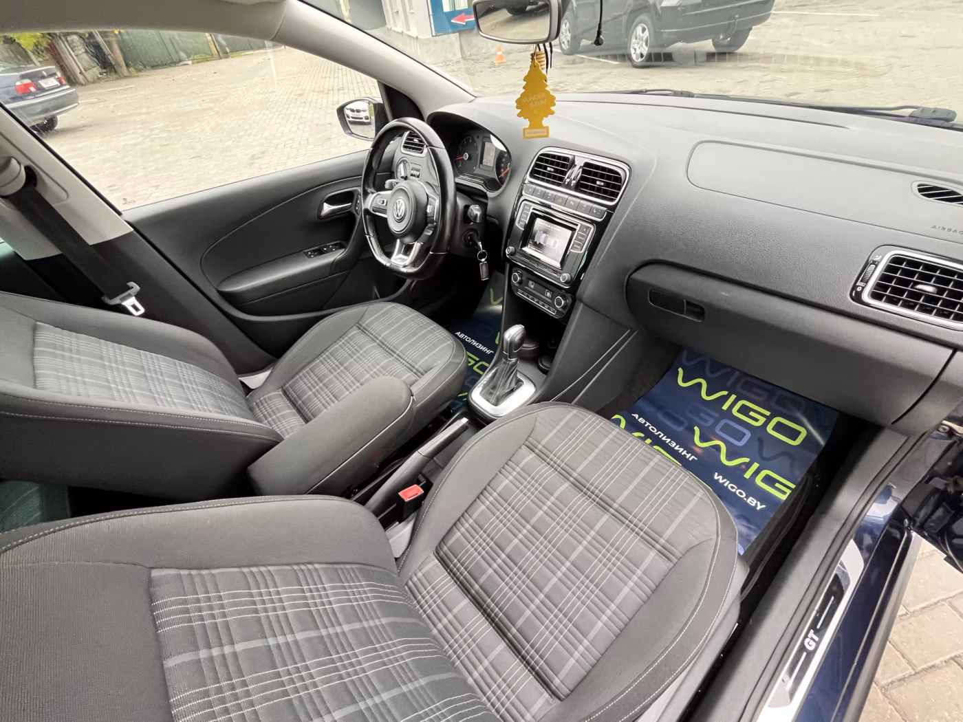 Volkswagen Polo Sedan фото 14