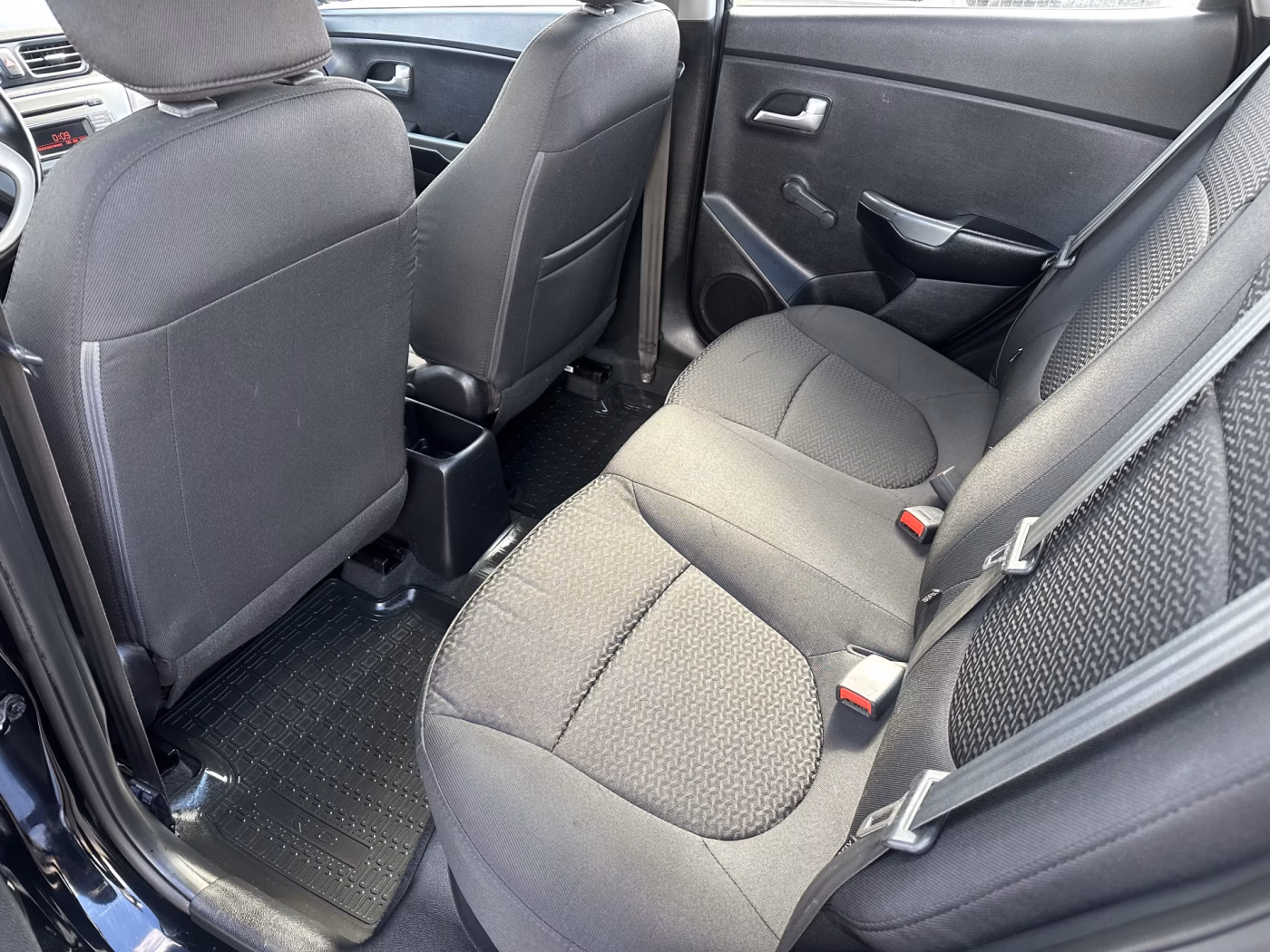 Kia Rio фото 9