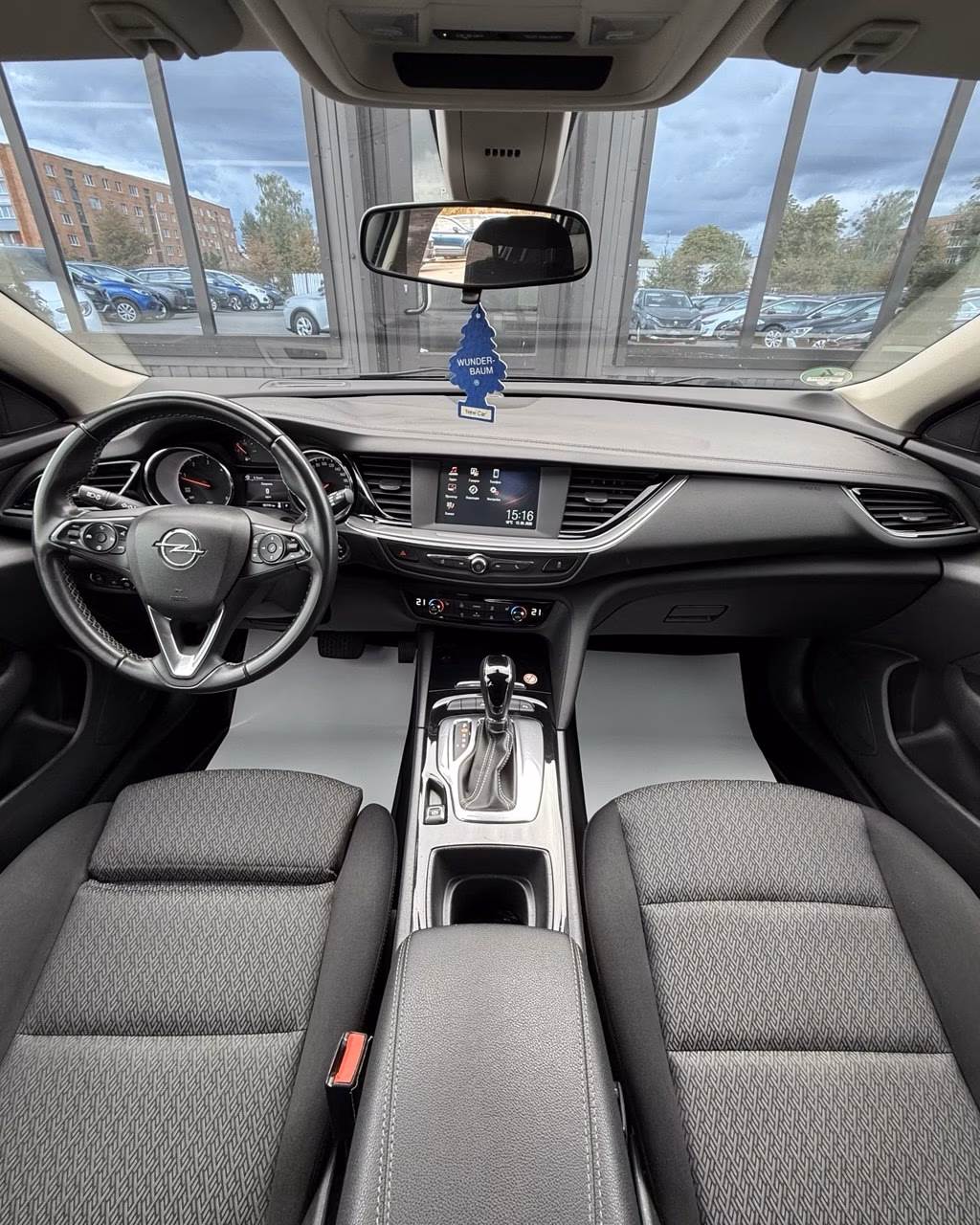Opel Insignia фото 9