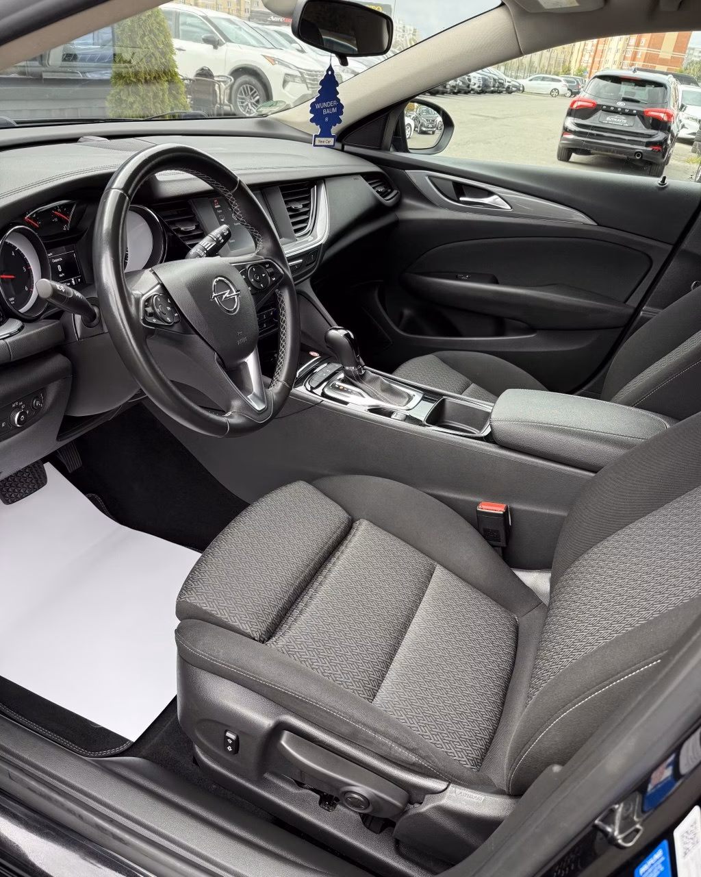 Opel Insignia фото 11