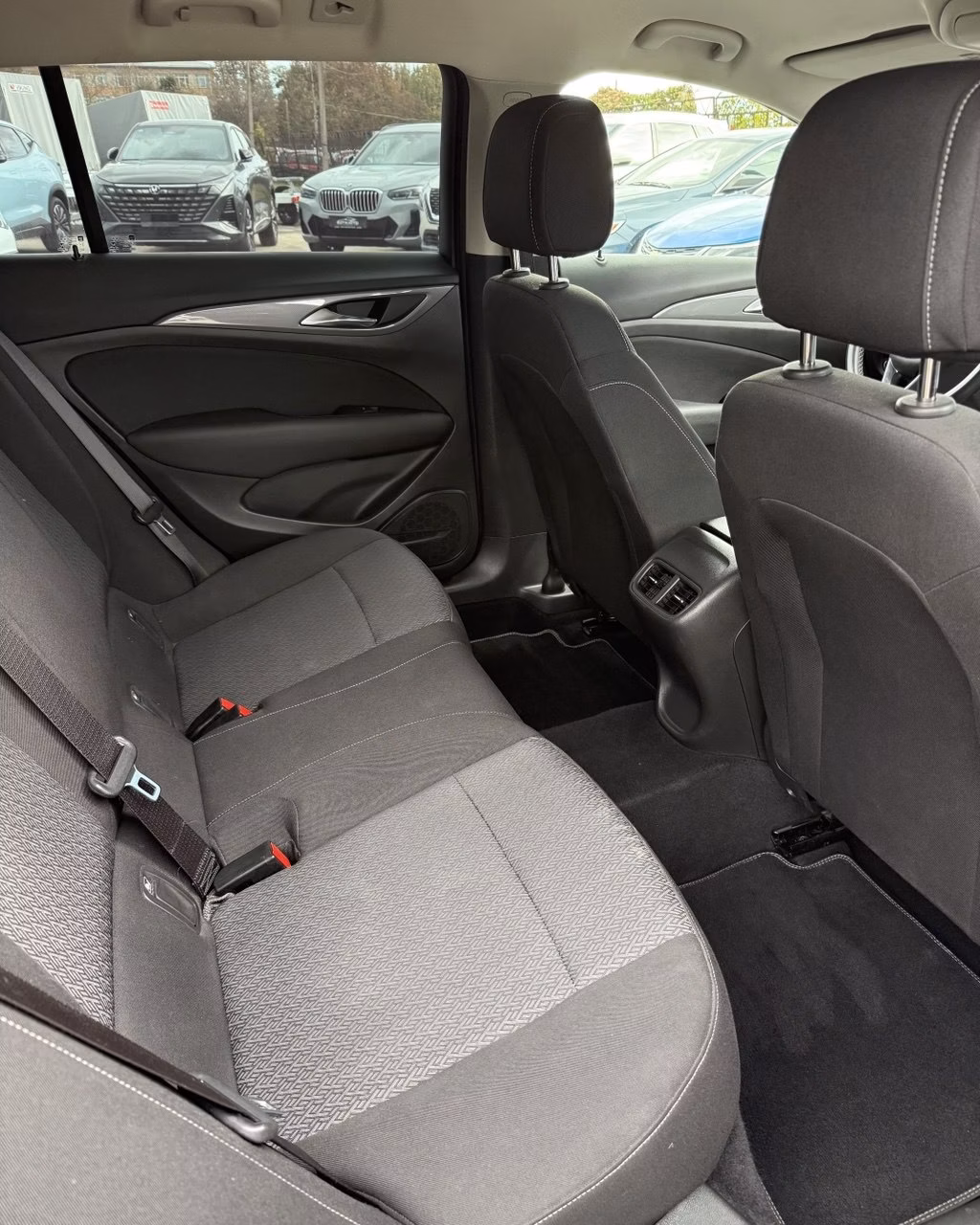 Opel Insignia фото 13