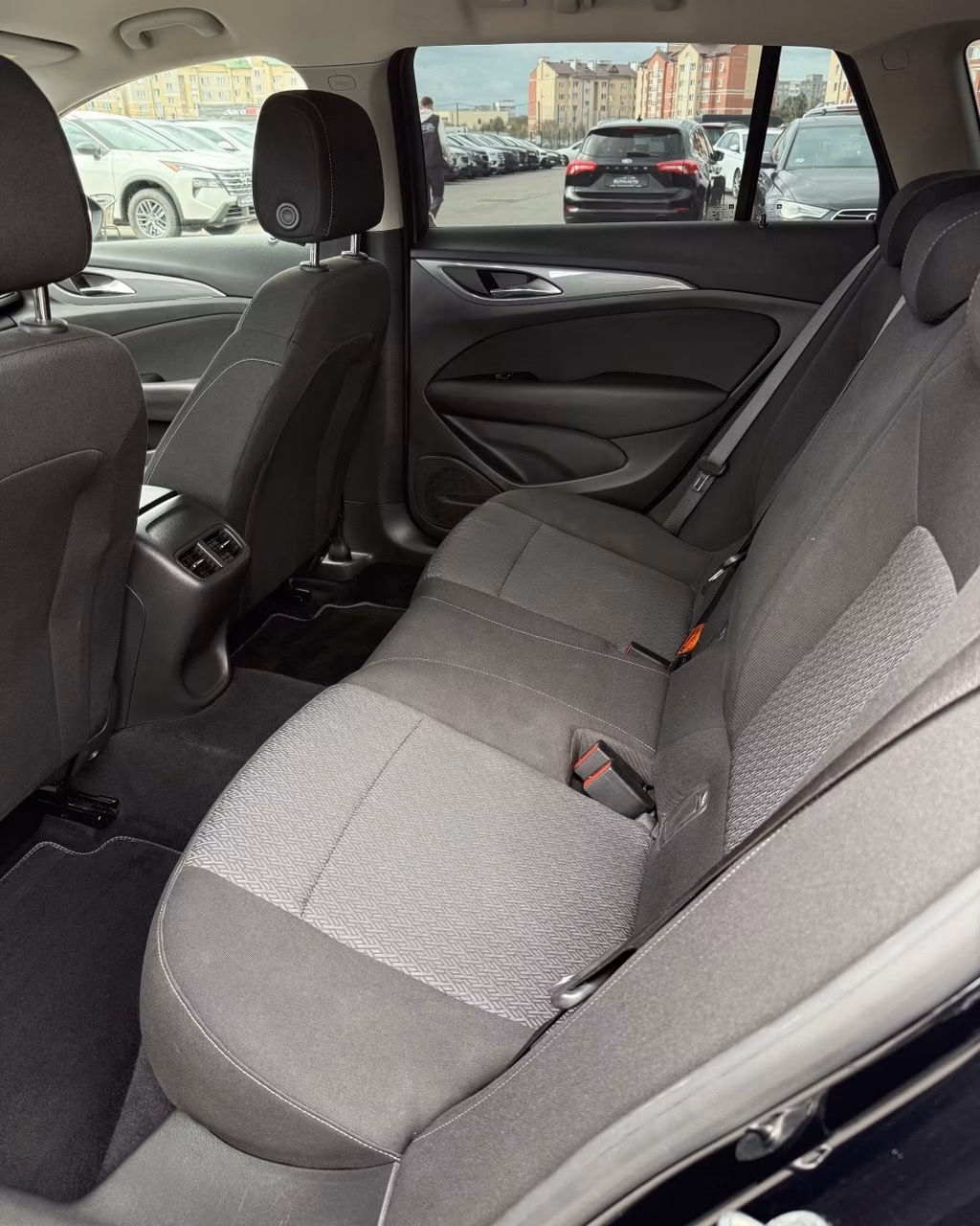 Opel Insignia фото 14