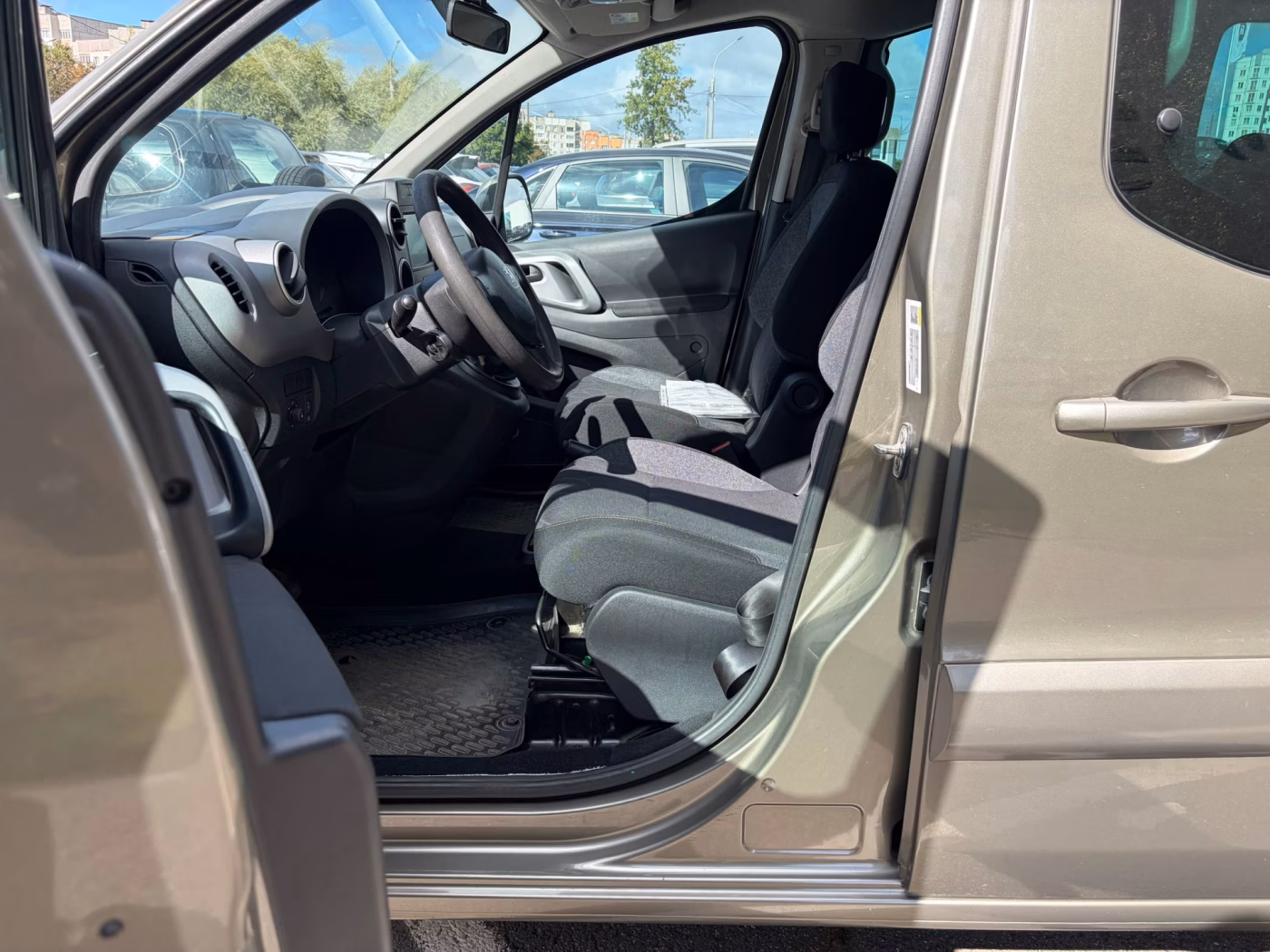 Peugeot Partner фото 14
