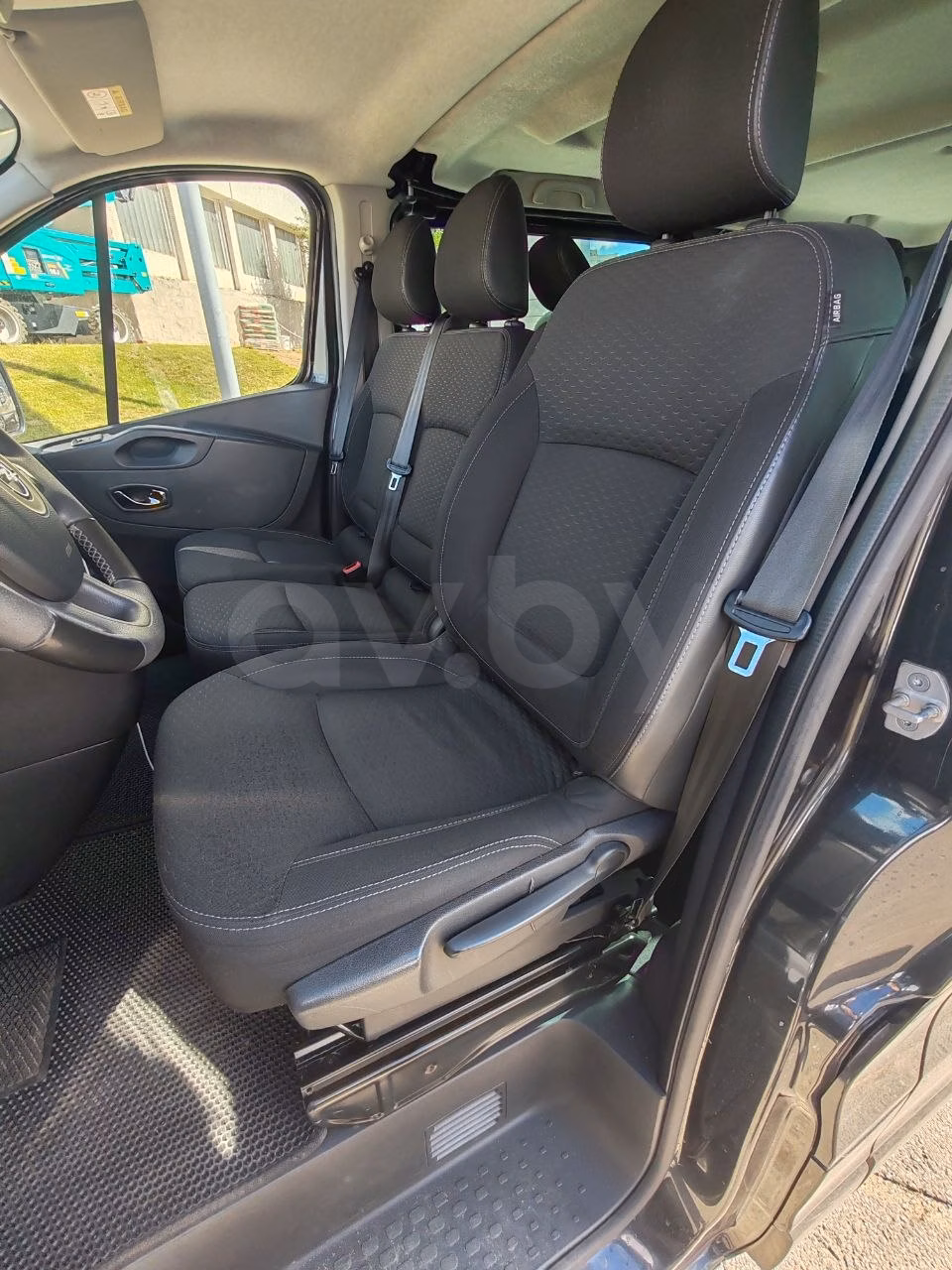 Opel Vivaro фото 8