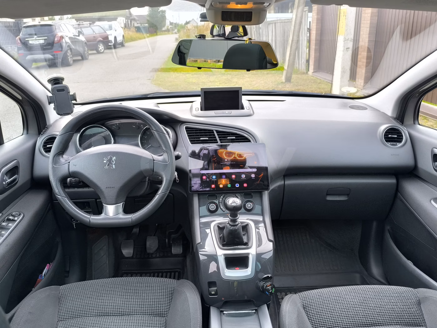 Peugeot 5008 фото 15