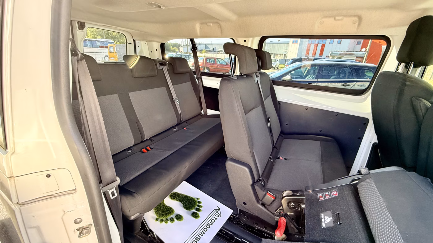 Peugeot Traveller фото 13